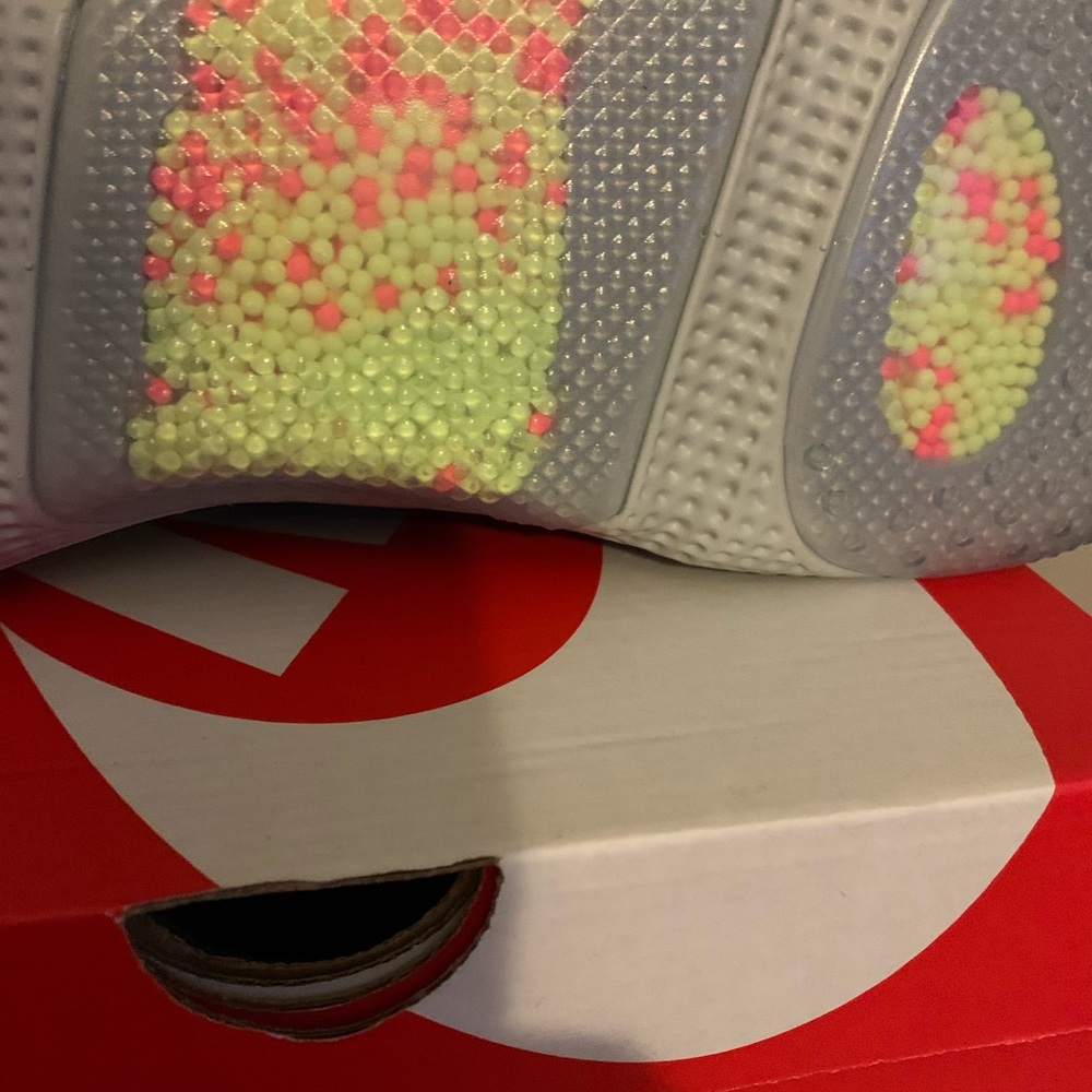 Nike - Picture 4 of 4